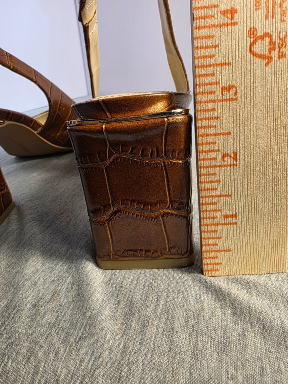 Vince Camuto Hamden Croc Block Heel Slingback Pump Barn Brown Women's 12M - Picture 7 of 9